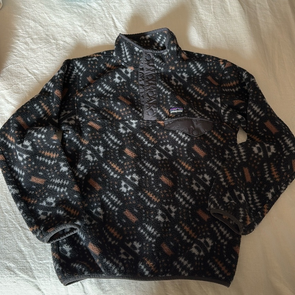 Boys Patagonia Synchilla button medium boys pullover, no visible signs of wear